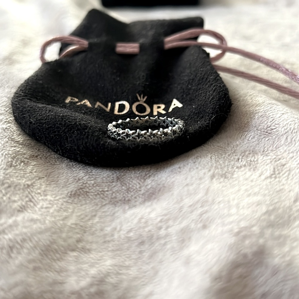 Band of Asymmetric Stars Ring